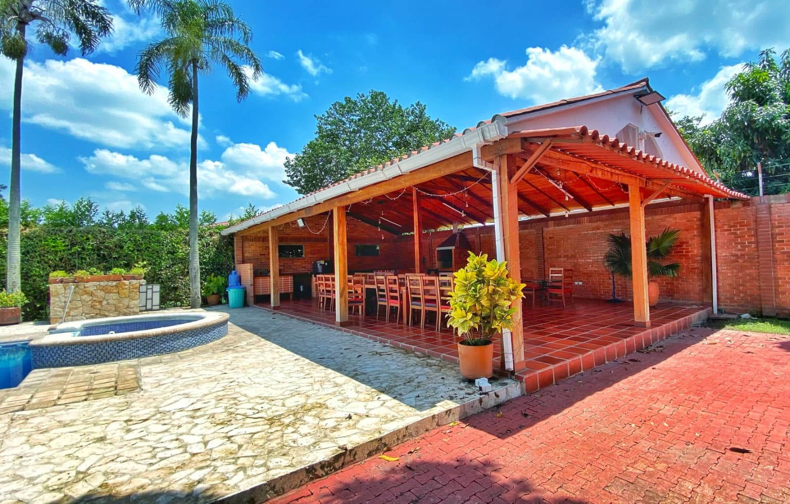 Piscina y zona social